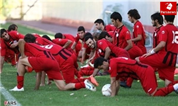 انتقاد شدید کریمی از کادر فنی پرسپولیس