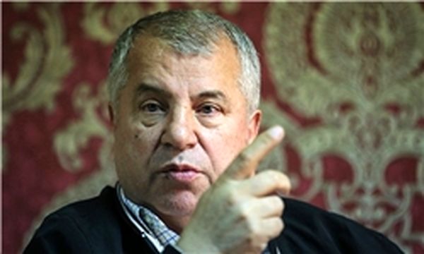پروین: کیروش هر کاری میخواهد انجام میدهد