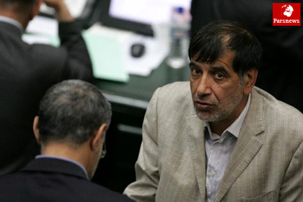 آینده سیاسی احمدی نژاد دست خودش است