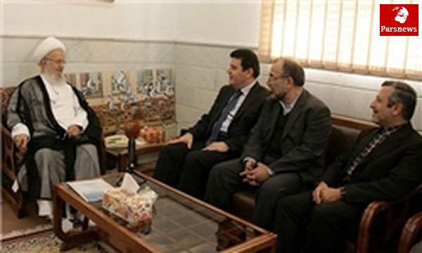 دموکراسی از لوله تفنگ درنمیآید