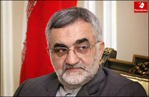 اصولگرایان از تکثرگرایی خارج شوند