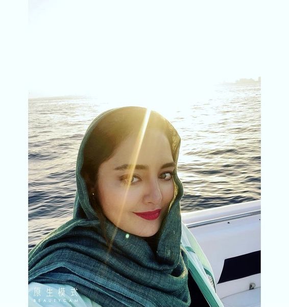 نرگس محمدی وسط دریا + عکس