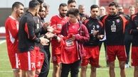 حضور پیشکسوتان پرسپولیس با گل و شیرینی در تمرین سرخپوشان