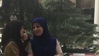 خوش و بش دو خواهری که گوینده خبر هستند