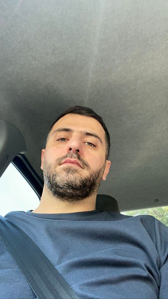 سلفی علی ضیا در ماشین شخصیش + عکس