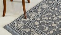 آیا فرش گل برجسته مناسب خانه شما هست ؟ راه حل آسان برای جارو کردن فرش گل برجسته