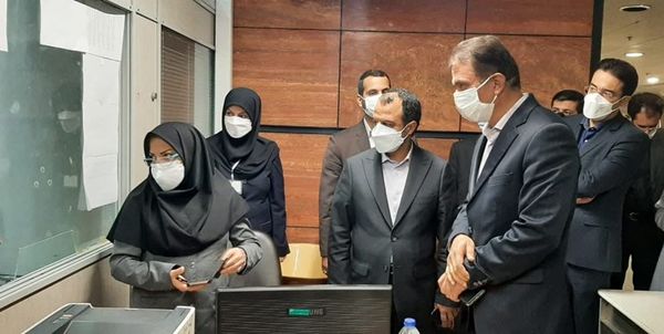 پیگیری سه مشکل گمرکی از سوی وزیر اقتصاد