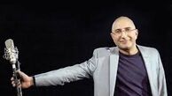  منصور ضابطیان و بک گراندی از مقبره حافظ شیرازی
