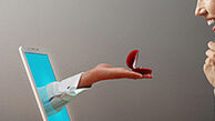 ۸ بلایی که با ورود به روابط مجازی بر سر خود می‌آوریم!