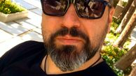 سلفی آقای بازیگر در حیاط ویلایش + عکس