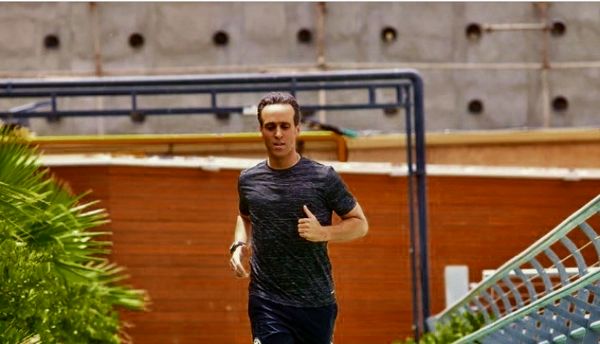 تمرین کردن علی کریمی + عکس