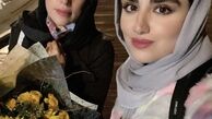 گردش شبانه خانم بازیگر و مادرش + عکس