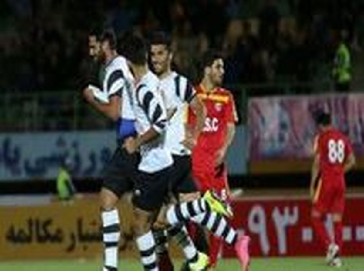 شاگردان باتجربه دایی خواسته‌های او را برآورده می‌کنند