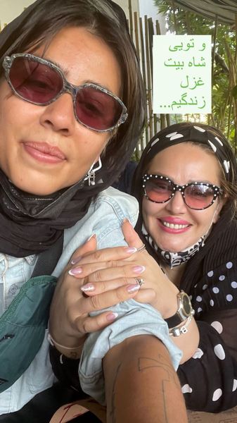 عاشقانه های خانم بازیگر با دخترش + عکس