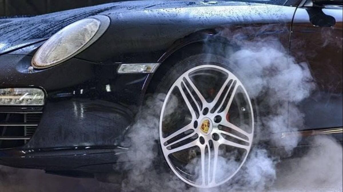 دلیل بوی سوختگی از ترمز خودرو چیست؟