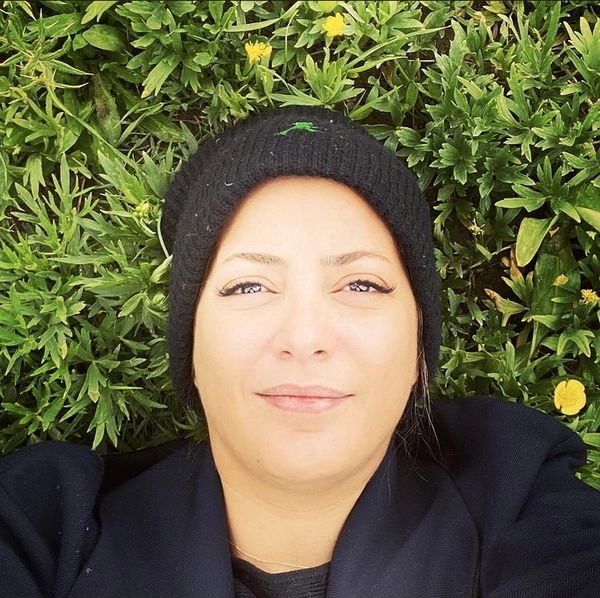 استراحت طناز طباطبایی روی چمن ها + عکس