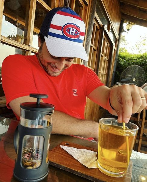 کافه گردی بابک جهانبخش + عکس