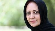 شیرین بینا در کنار رفقای بازیگرش