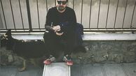 مانی نوری و سگش روی پشت بام خانه اش + عکس