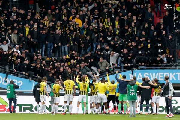 فرو ریختن سکوی ورزشگاه نایمخن ! + عکس  