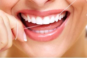 بهترین زمان برای استفاده از نخ دندان