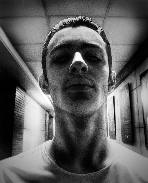 چهره متفاوت علی شادمان بدون ریش و سبیل + عکس