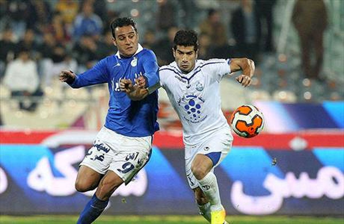 اعتراض بغض آلود مهاجم استقلال به قلعه نویی