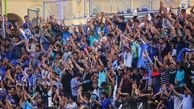 پرتاب اشیا به زمین جلوی چشمان رئیس فیفا