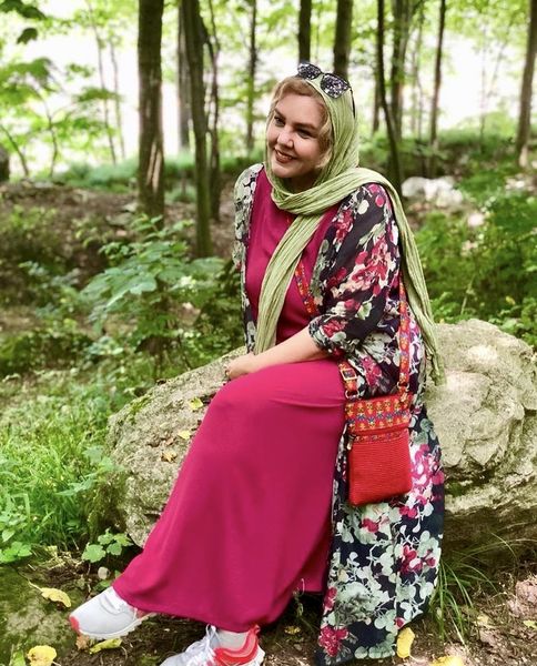 طبیعت گردی افسانه چهره آزاد + عکس