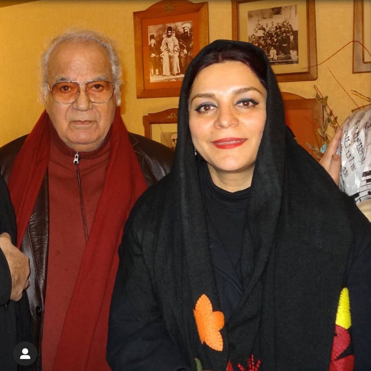 عکس خانم کارگردان با سوپراستار دهه چهل