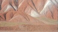 روستایی با کوه‎های عجیب + عکس