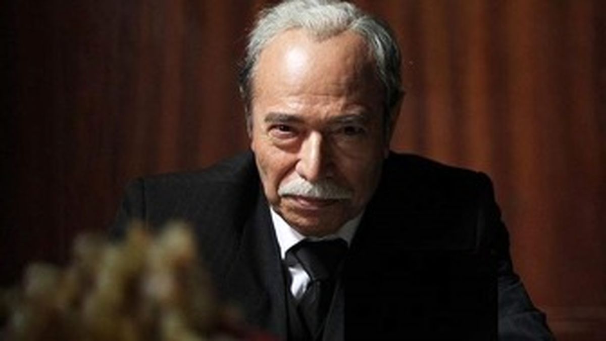 بزرگ آقای سینما دست به قلم می شود 
