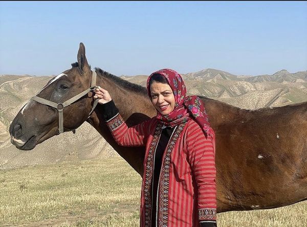 اسب زیبای خانم بازیگر + عکس