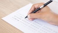 بازداشت پسر عاشق با لباس دخترانه در امتحانات دانشگاه!