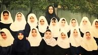 عکس دست جمعی سمانه پاکدل در دوران مدرسه