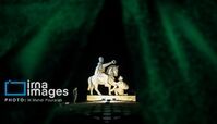رونمایی از مجسمه والرین میدان انقلاب + تصاویر