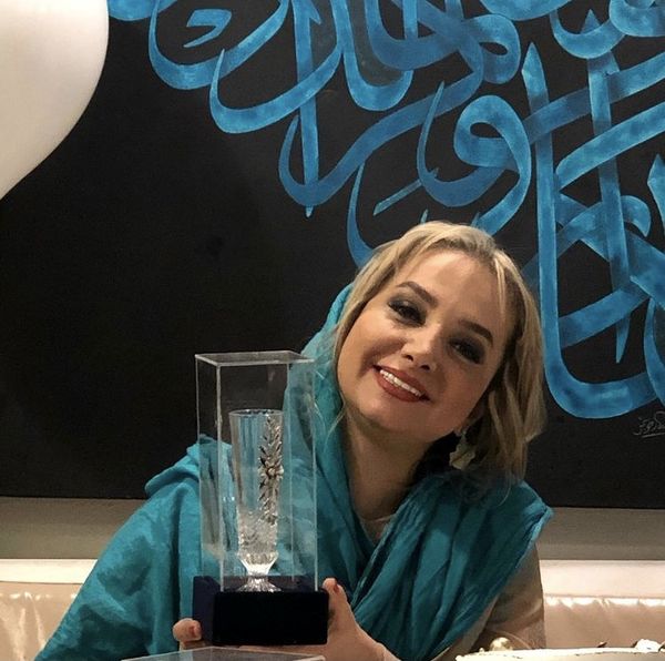 تندیس زیبای همسر برزو ارجمند + عکس