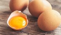 تقویت مو با زرده تخم‌مرغ روشی معجزه آسا و شگفت انگیز