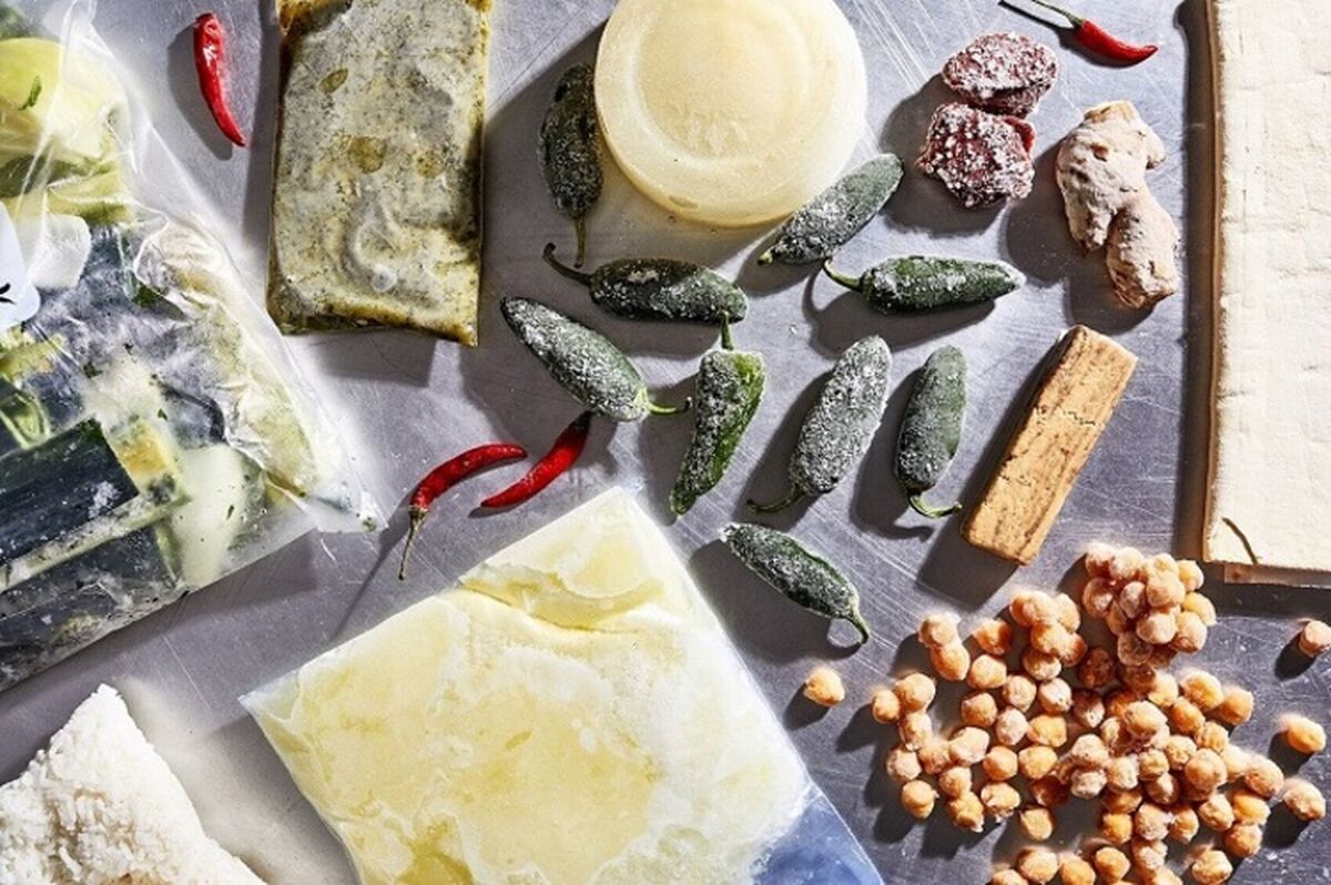 ۱۴ ماده غذایی که هرگز نباید در فریزر نگهداری شوند 