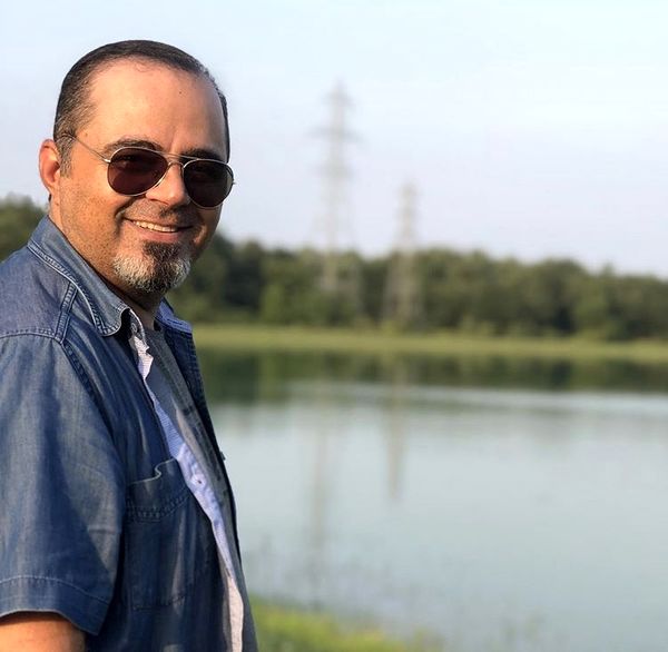 رضا مولایی در کنار دریاچه + عکس