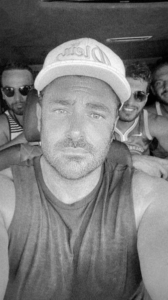 گلزار و دوستانش در سفر + عکس