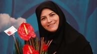  خانم مجری با دسته گل روز عیدش/عکس