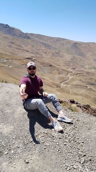 کوهنوردی دانیال عبادی در هوای تابستانی + عکس