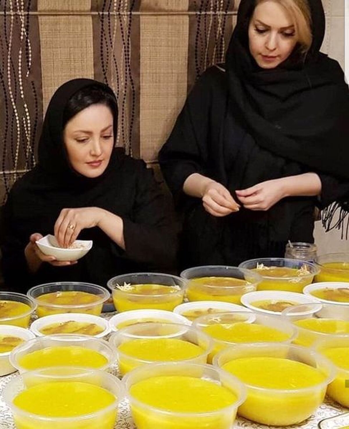 خانم بازیگر در حال تهیه نذری+عکس