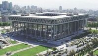 تکلیف ساختمان شیشه ای مشخص شد