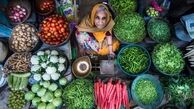 پیرزن سبزی‌ فروش (عکس)