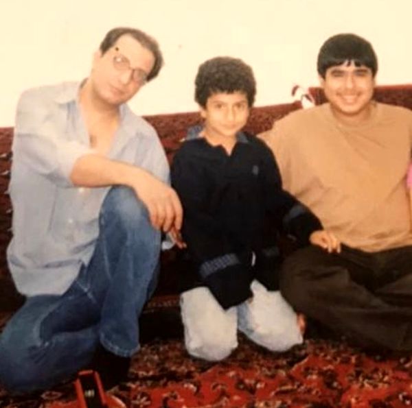 عکس زیرخاکی از نوجوانی امیرنوری در کنار امیر جعفری
