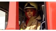 خانم بازیگر در ماشین آتشنشانی+عکس