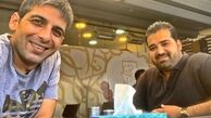 حمید گودرزی و دوستش در رستوران + عکس