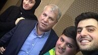 عکس علی پروین با نوه ی تپلی اش